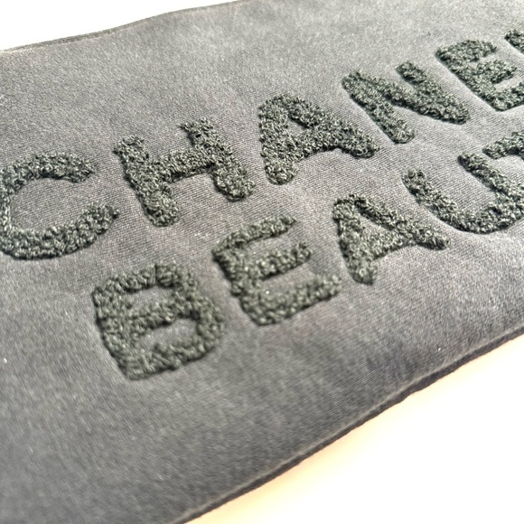 Chanel Beauté Midnight Black Pouch - Picture 3 of 10